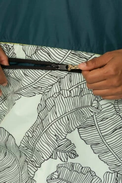 Voited Poncho - Deep Teal -JOLYN Sales Activewear Tops Voited Poncho Zipper CloseUp KianiSouza 112222