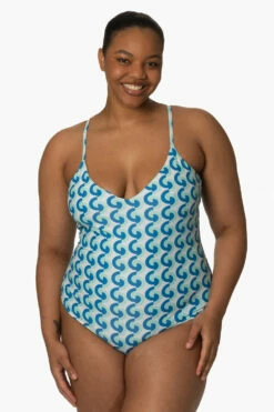 Juana Surf One Piece - Dana Point 18 Juana Surf One Piece - Dana Point -JOLYN Sales Surf Onesies Juana Print Danapoint Front Zarria 010423