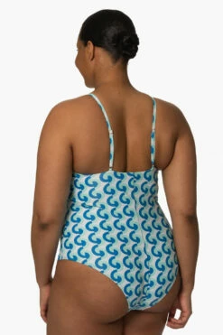 Juana Surf One Piece - Dana Point 17 Juana Surf One Piece - Dana Point -JOLYN Sales Surf Onesies Juana Print Danapoint SideBack Zarria 010423