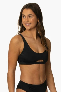 Amelia Bikini Top - Black -JOLYN Sales Surf Tops Amelia Solid Black SideFront MiaClark 011623