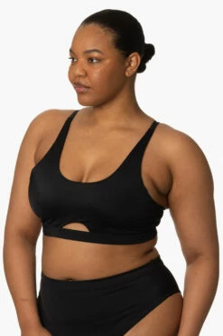 Amelia Bikini Top - Black -JOLYN Sales Surf Tops Amelia Solid Black SideFront Zarria 010423