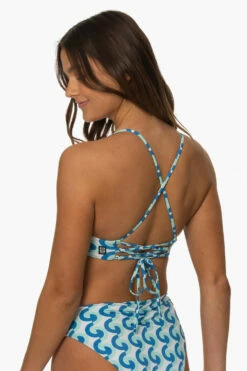Eliana Bikini Top - Dana Point -JOLYN Sales Surf Tops Eliana Print DanaPoint SideBack MiaClark 011623