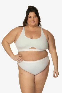 Nora Bikini Bottom - White -JOLYN Sales Swim Bottoms Nora Solids White Front CarlyCompton JSD2.23 021023