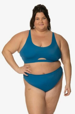 Amelia Bikini Top - Huntington -JOLYN Sales Swim Tops Amelia Solids Huntington Front CarlyCompton JSD2.23 021023