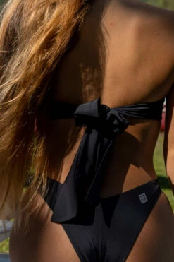 Lacanau Bikini Top - Black 18 Lacanau Bikini Top - Black -JOLYN Sales Swim Tops Lacanau Solid Black Back Detail TiaSurf Lifestyle