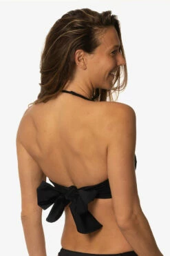 Lacanau Bikini Top - Black 20 Lacanau Bikini Top - Black -JOLYN Sales Swim Tops Lacanau Solid Black Back Side TiaSurf MiskaSykora 021023