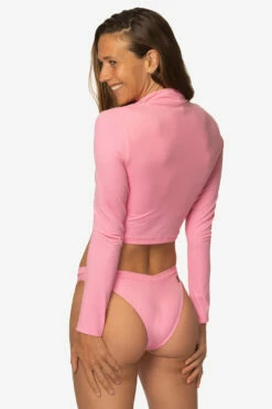 Tofino Long Sleeved Crop 1/4 Zip-up Rashie - Dazzle 9 Tofino Long Sleeved Crop 1/4 Zip-up Rashie - Dazzle -JOLYN Sales Swim Tops Tofino Solid Dazzel Back Side TiaSurf MiskaSykora 021023